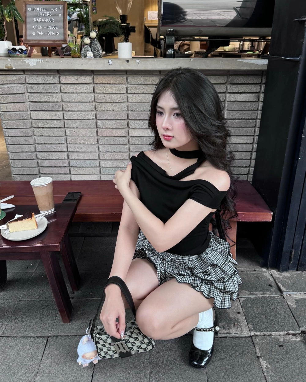 Visual tôn dáng giúp biết rõ chiều cao Quỳnh Alee