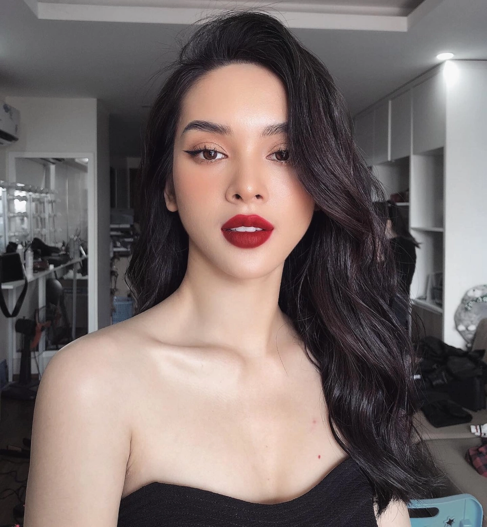 Tiểu sử về Quỳnh Lương