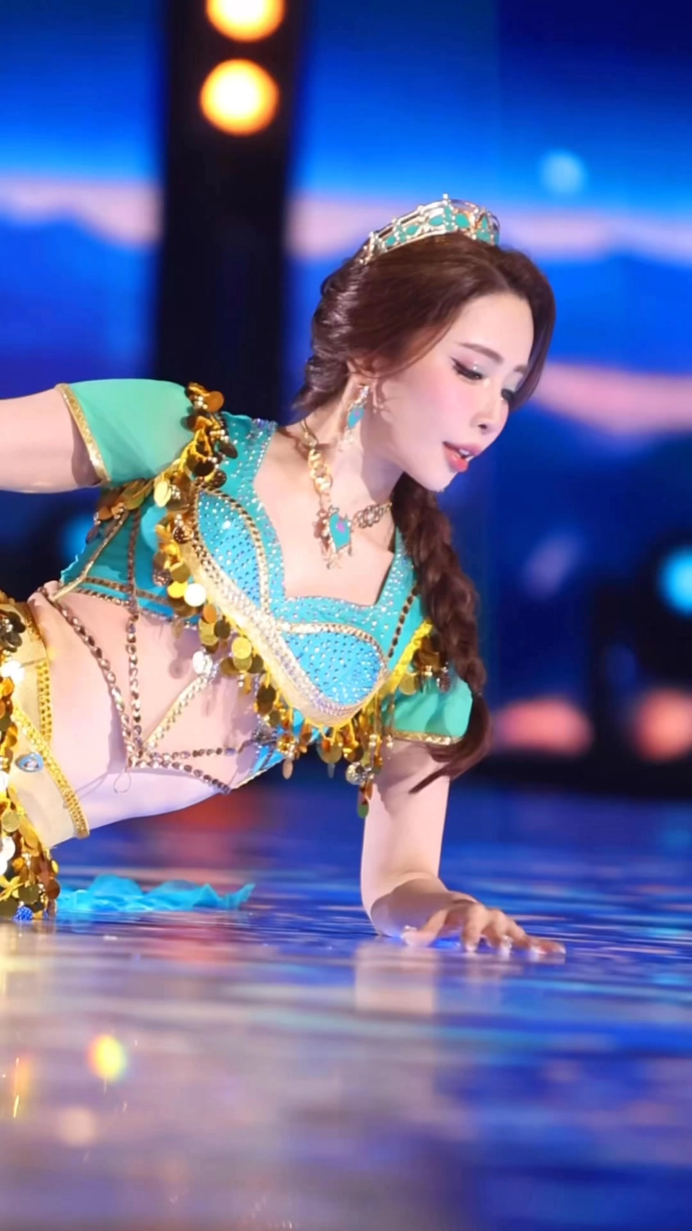 Ảnh trình diễn cuốn hút từ bước nhảy hoàn vũ Quỳnh Nga