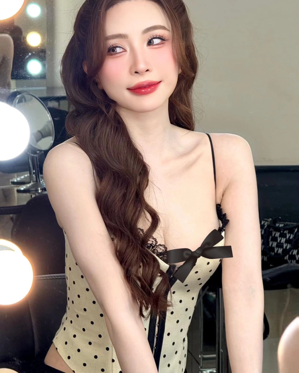 Hình ảnh phù hợp minh họa cho tiểu sử Quỳnh Nga