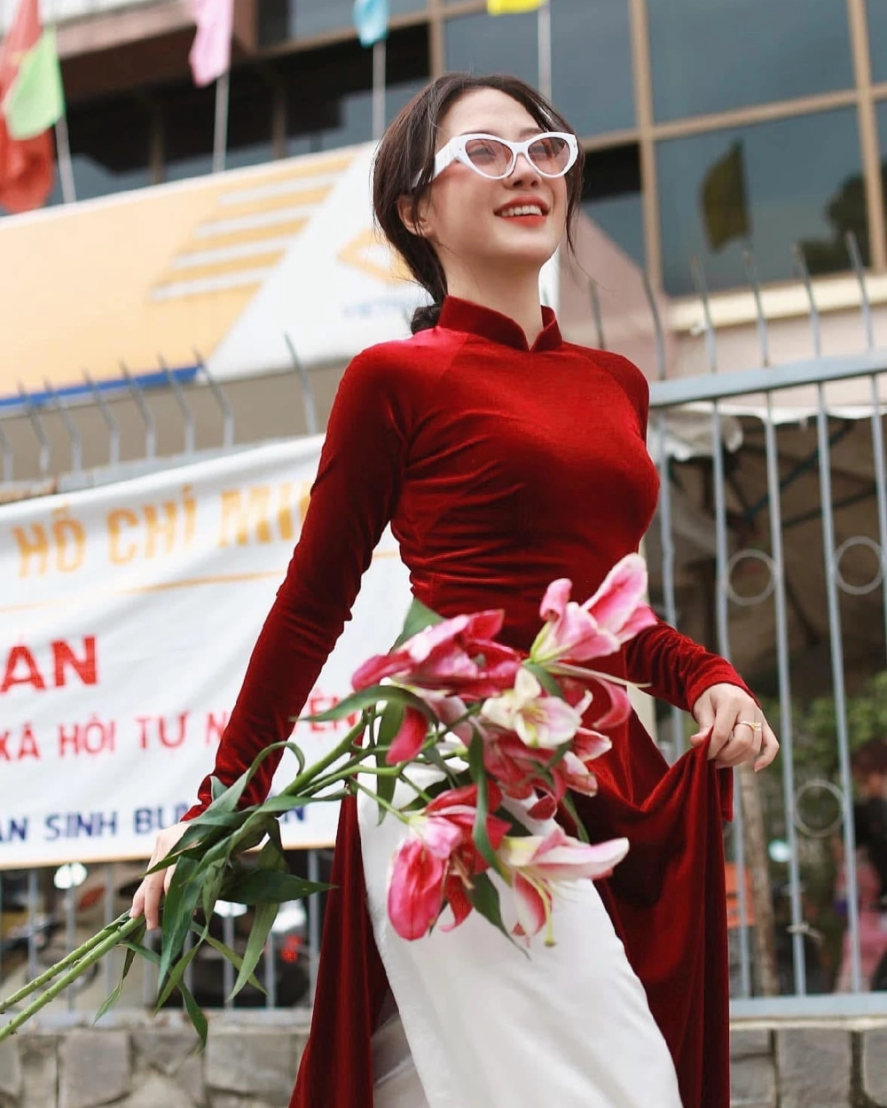 Bỏng mắt với gái xinh tiktok đi biển khoe dáng chuẩn