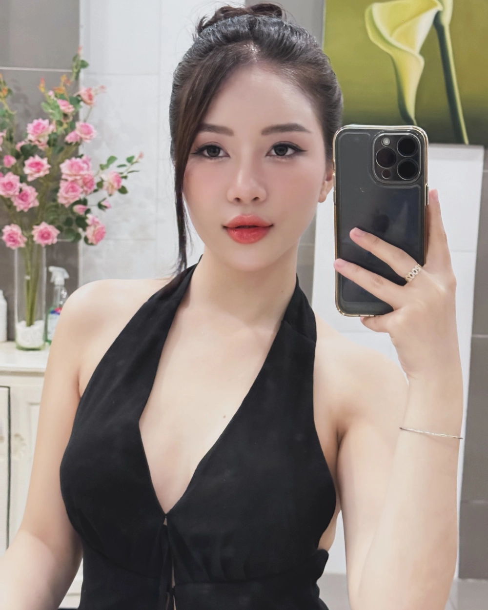 Vẻ đẹp mộc mạc và trong sáng của ca sĩ Quỳnh Trang