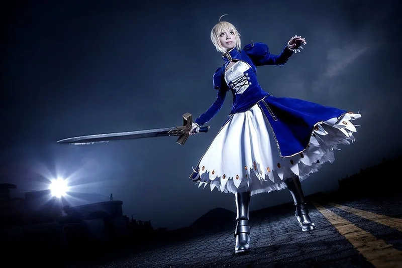 Saber Fate cosplay cuốn hút với khí chất chiến binh cổ điển