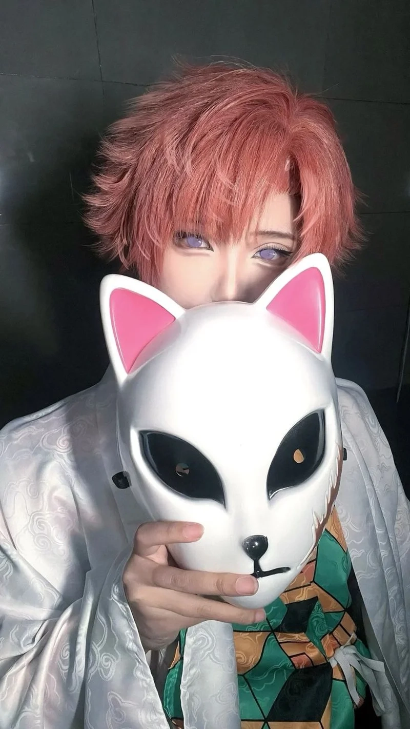 Cosplay Sabito đầy cuốn hút và sắc lạnh