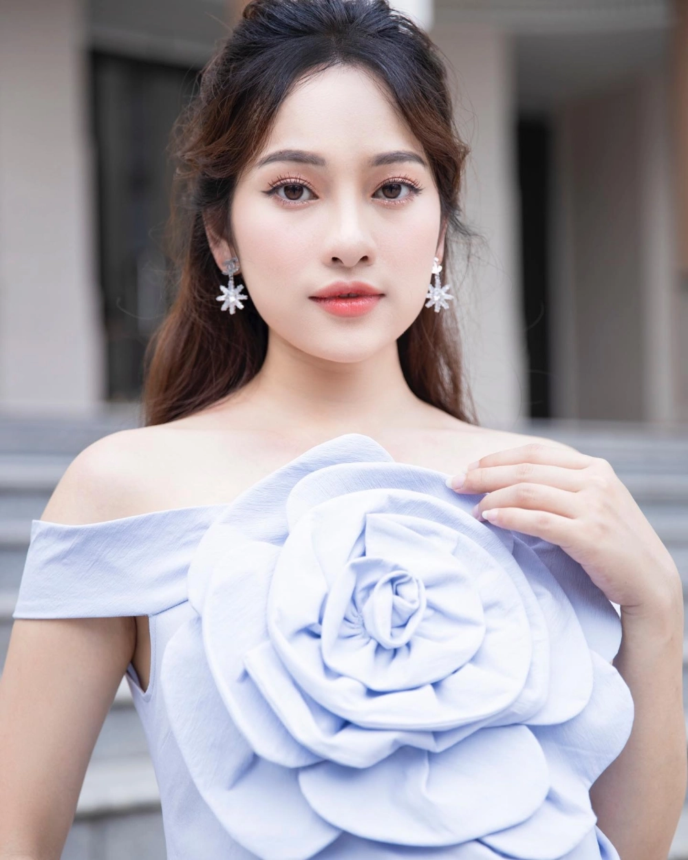 Ảnh tình tứ trong bản hit đừng như thói quen Jaykii ft Sara Lưu