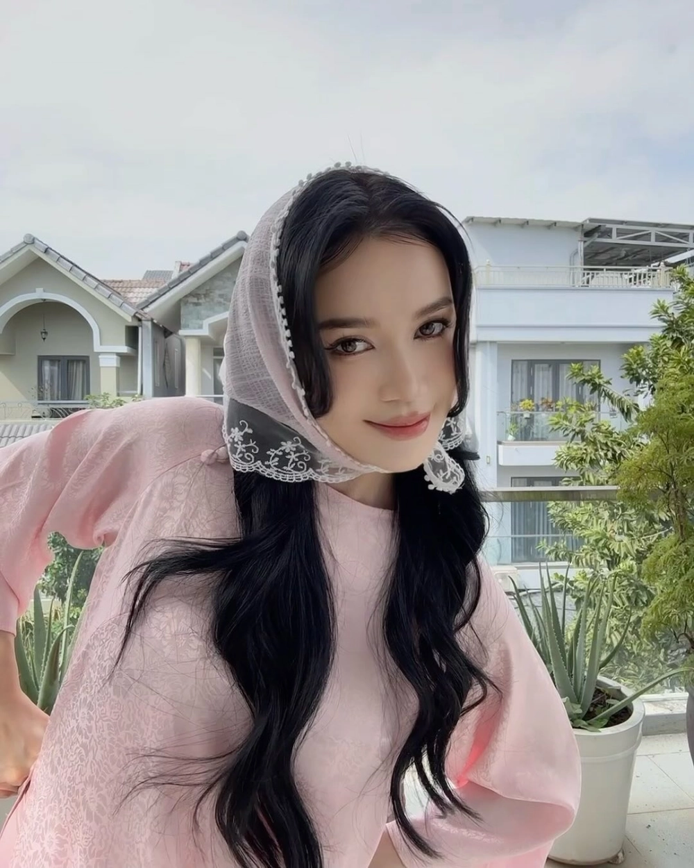 Hình ảnh rạng rỡ dù nghệ sĩ Thanh Bạch bao nhiêu tuổi