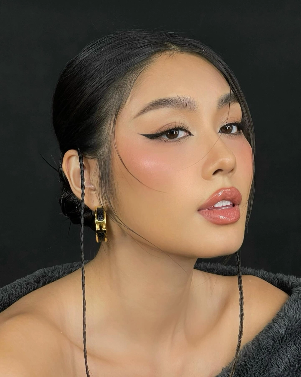 Tình yêu tuổi học trò qua gái cute tóc dài đáng yêu