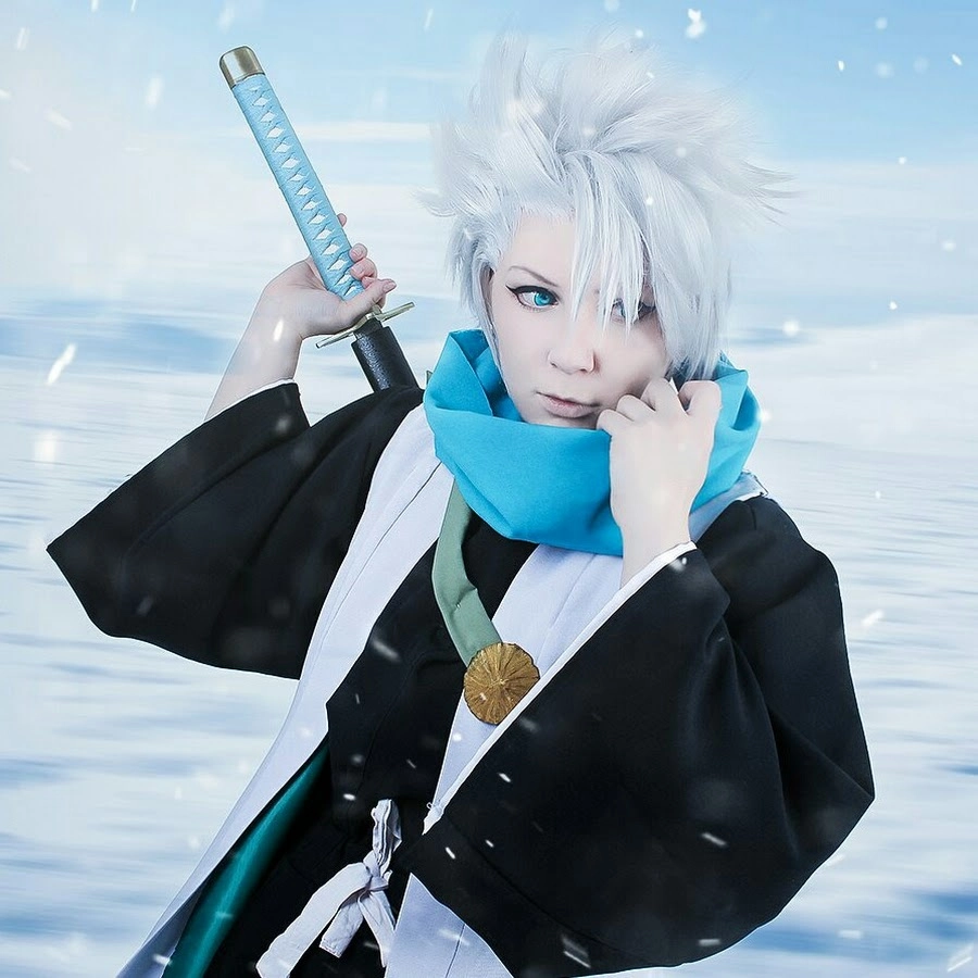 Toshiro cosplay hóa thân thành băng đế khiến ai cũng lạnh gáy