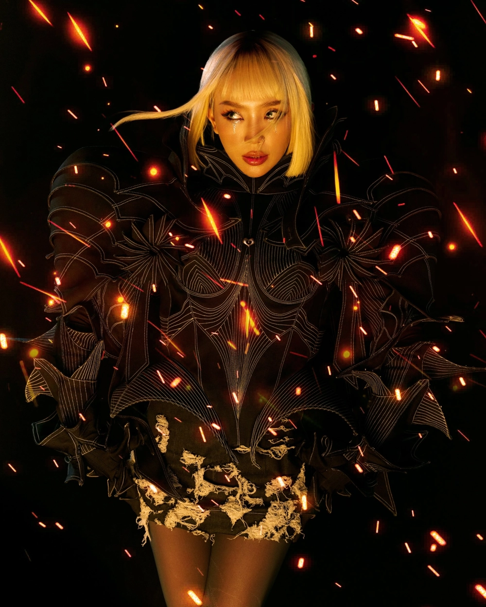 Visual cá tính và quyến rũ của Tóc Tiên khiến fan mê mẩn