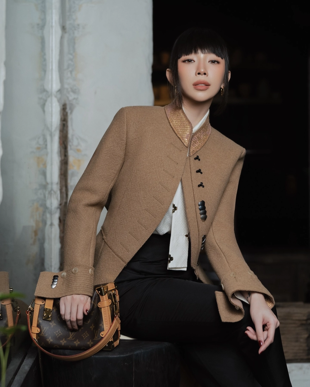 Phong thái sang trọng gợi hỏi Tóc Tiên học trường nào