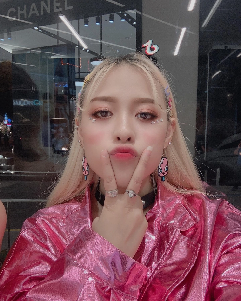 Tỏa sáng tuổi học trò với ảnh mạng gái xinh k12