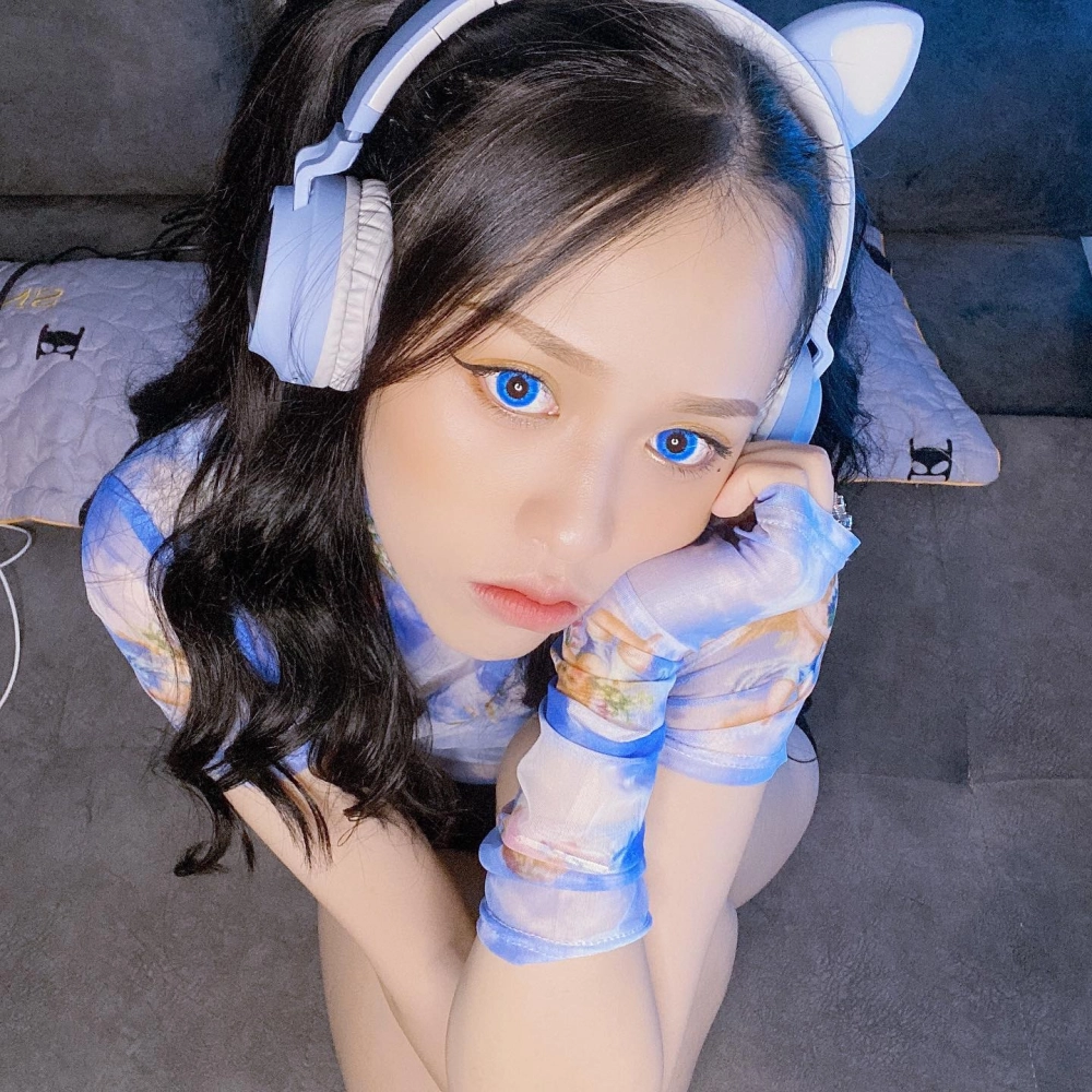 Trang trí máy với hình nền hot girl 4k cho điện thoại bắt mắt