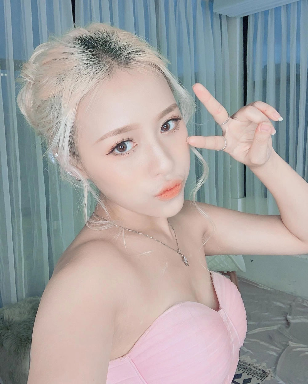 Ngọt ngào lan tỏa qua ảnh mạng con gái cute