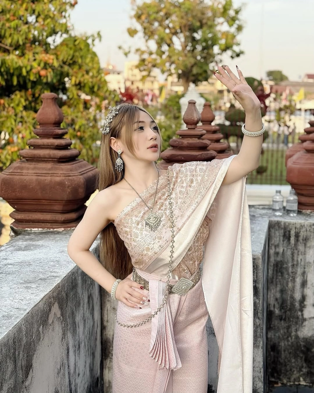 Hình thể hiện khi Trần Hà Linh trả kèo PK gay cấn