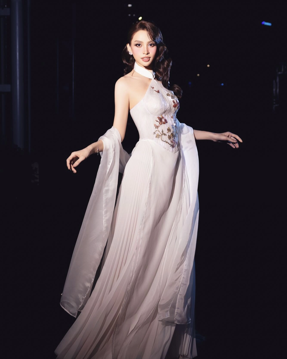 Ảnh chân dung đại diện cho tiểu sử hoa hậu Trần Tiểu Vy