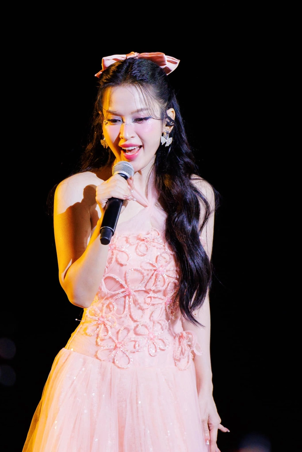 Hình ảnh dự sự kiện nổi bật với vai trò nữ diễn viên Tú Vi