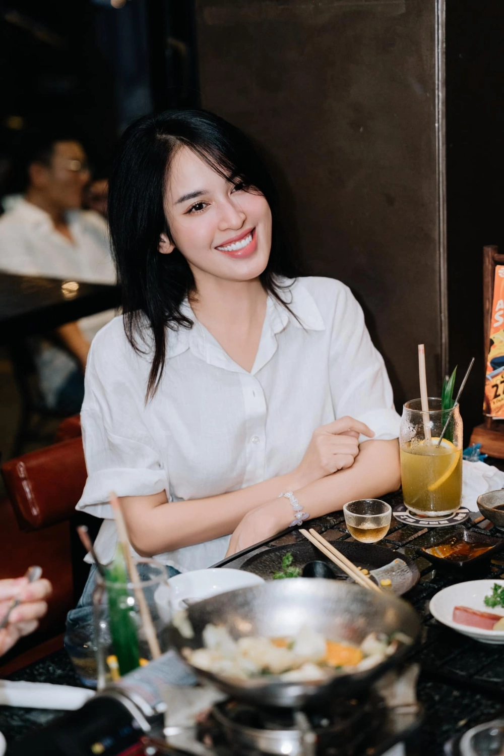 Ảnh trang nhã phù hợp cho bài viết về tiểu sử Tú Vi