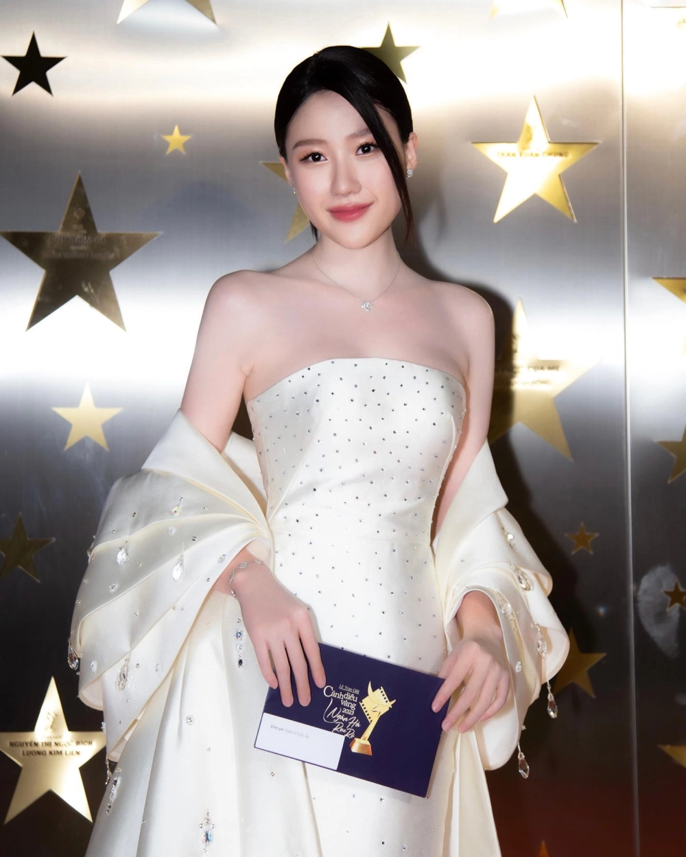 Hình ảnh dễ thương kỷ niệm Uyển Ân ngày/nơi sinh