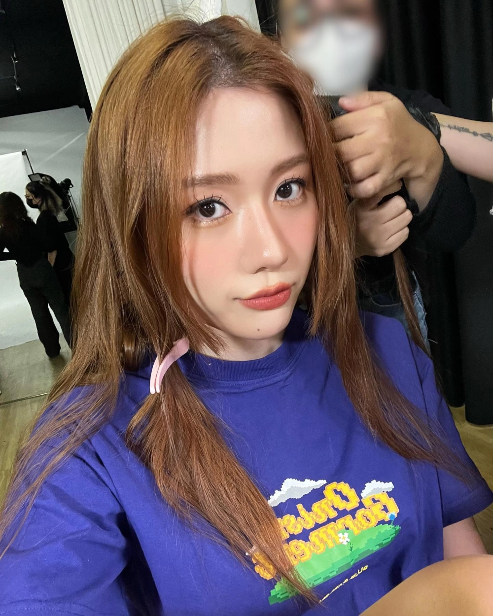 Góc ảnh mới lạ khi Uyển Ân đóng phim Thái đầu tiên