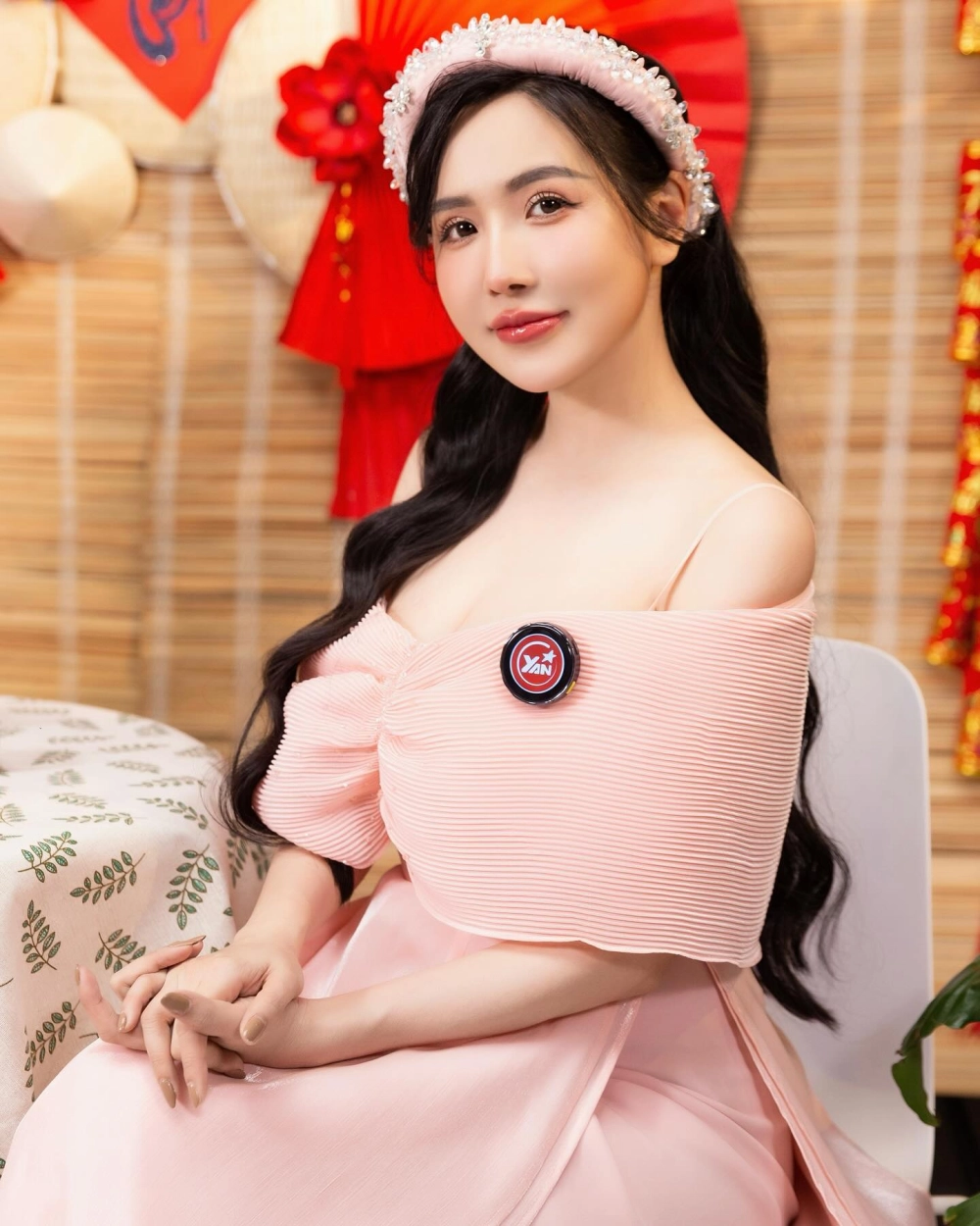 Visual khiến dân mạng đoán Viên Vibi bao nhiêu tuổi