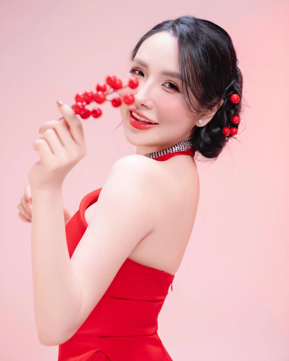 Tiểu sử về Viên Vibi