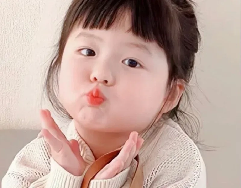 Tải hình ảnh bé gái dễ thương miễn phí và chất lượng cao