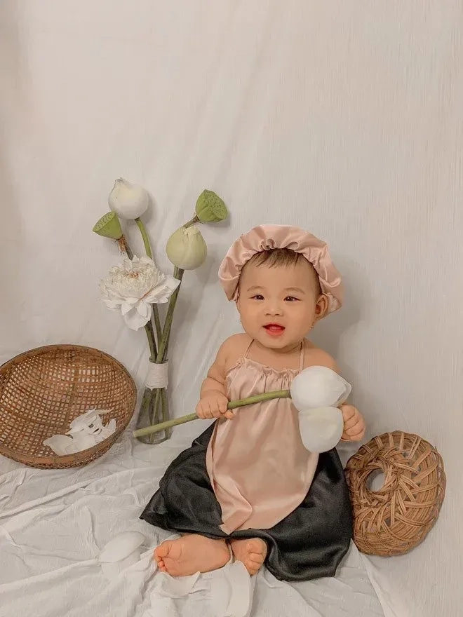 Cập nhật hình nền em bé gái dễ thương cho máy tính mới nhất