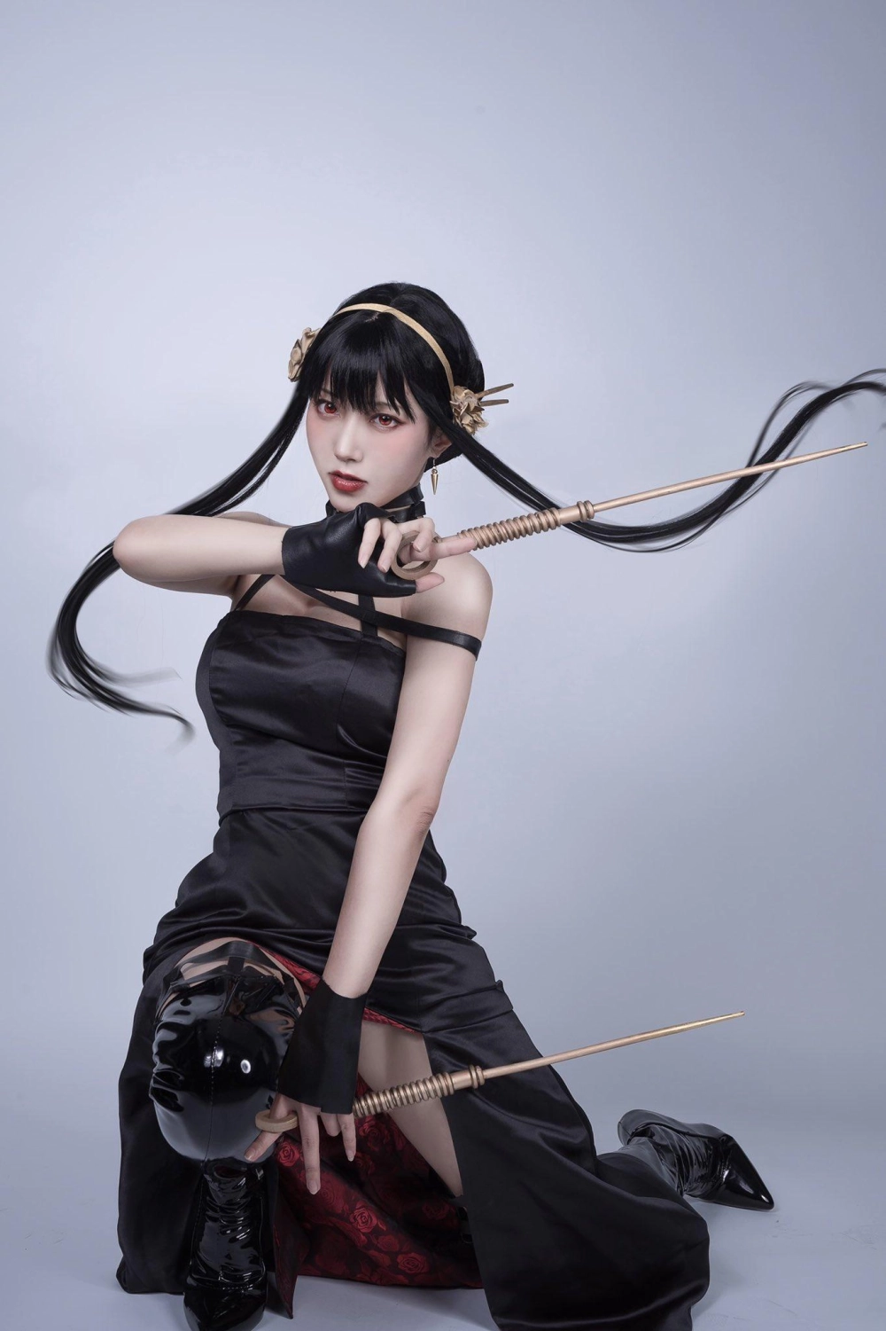 Thử ngay phong cách Cosplay Yor độc đáo