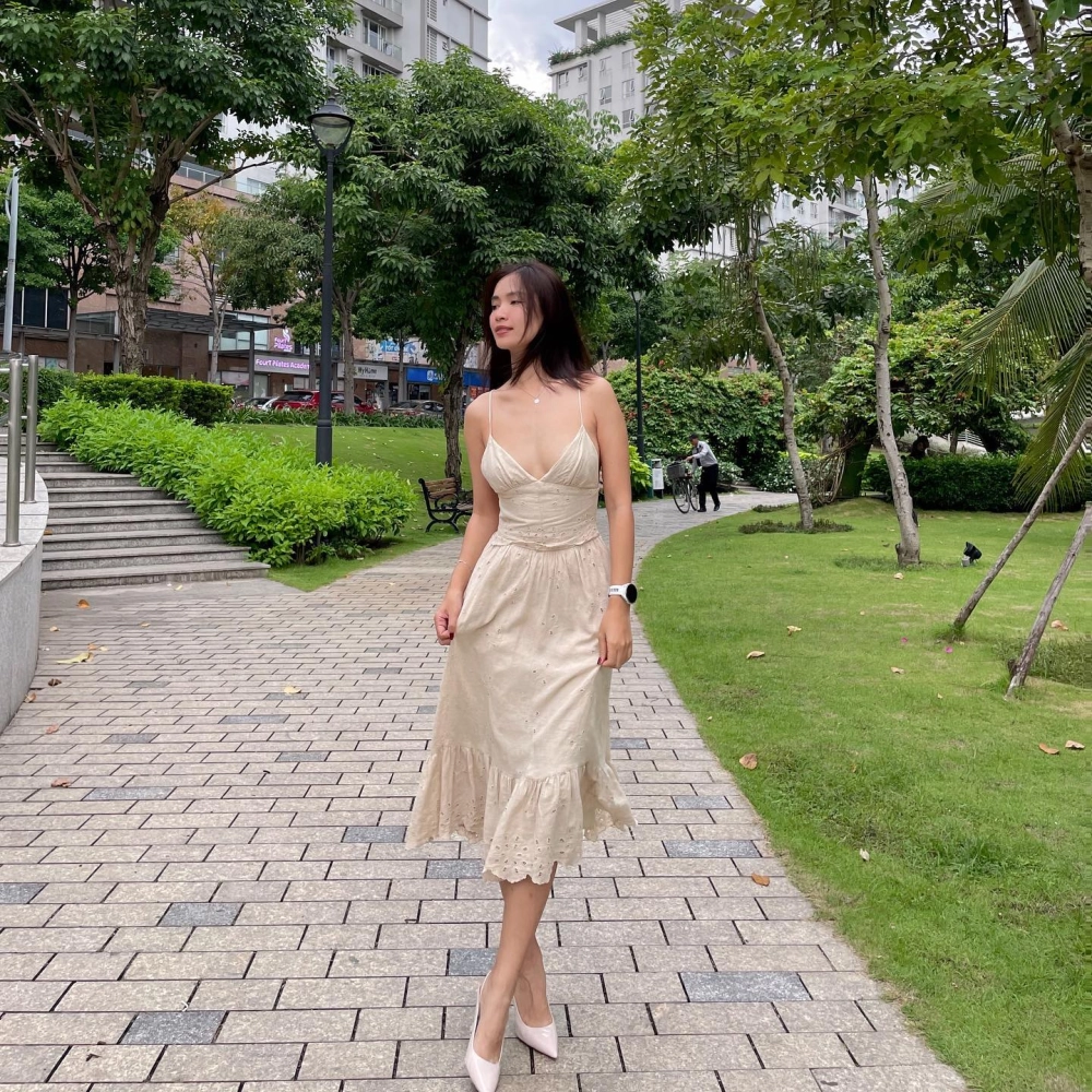 Visual trẻ trung khiến fan thắc mắc Ái Phương sinh năm bao nhiêu