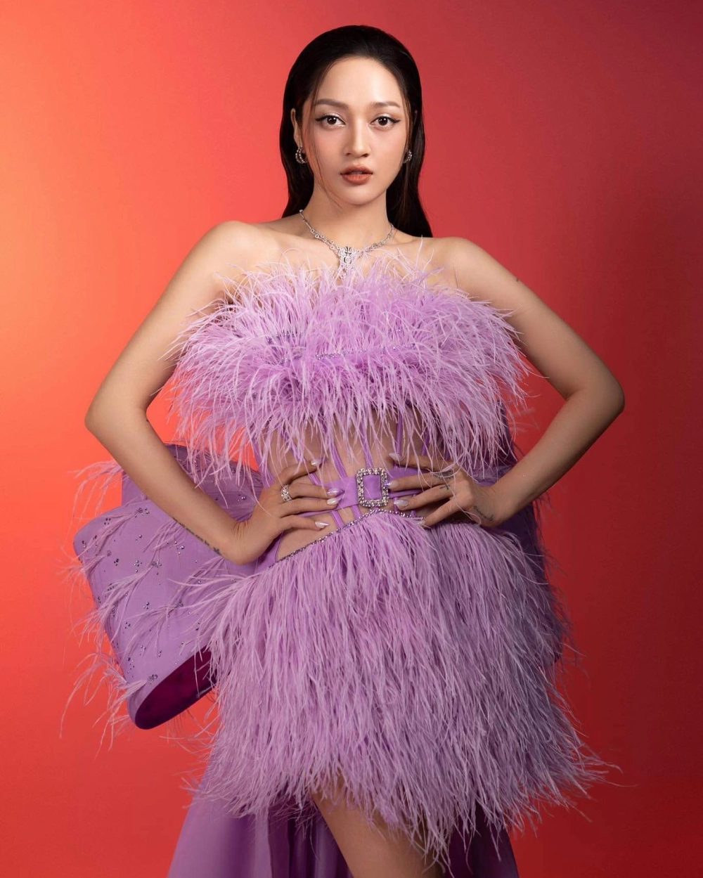 Chiếc váy ôm dáng khoe rõ Bảo Anh cao bao nhiêu