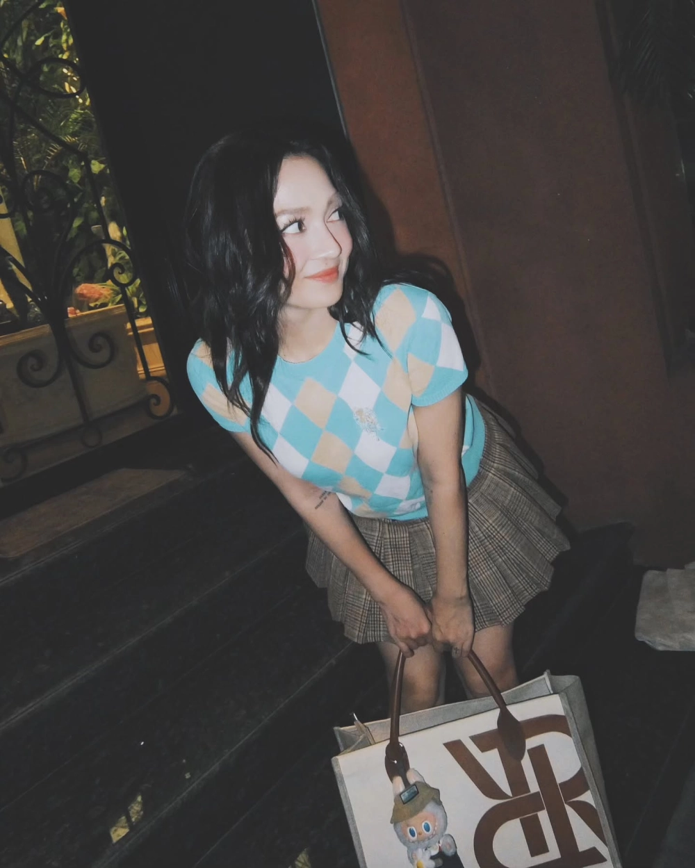 Style quyến rũ vượt tuổi thật Bảo Anh bao nhiêu tuổi