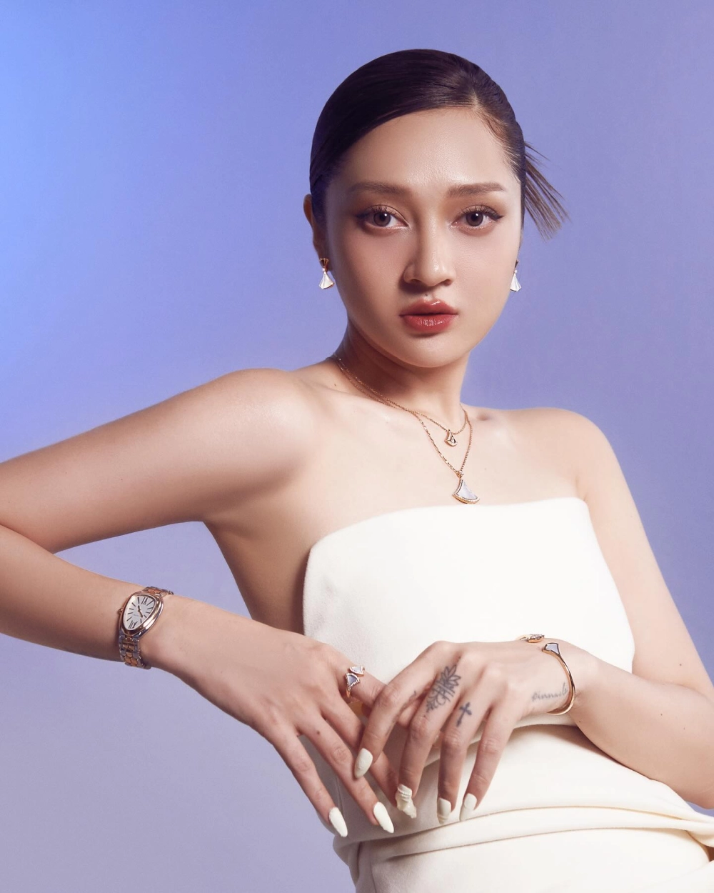 Tấm ảnh bìa mở đầu cho Bảo Anh list nhạc hot