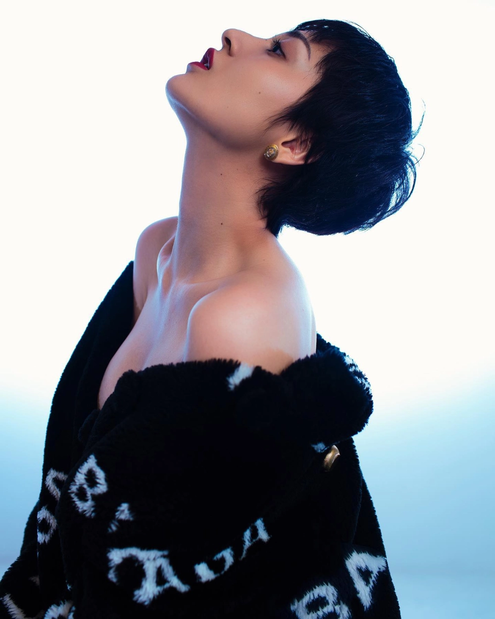 Ánh mắt day dứt trong lời bài hát Bảo Anh anh muốn em sống sao