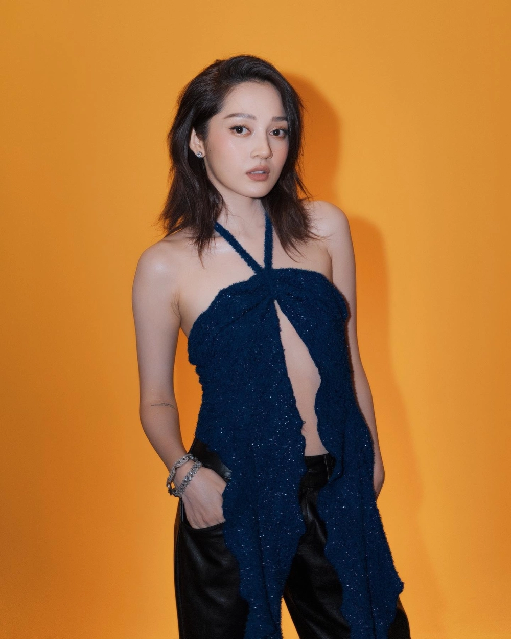 Hình ảnh sôi động từ bản Bảo Anh remix hot nhất