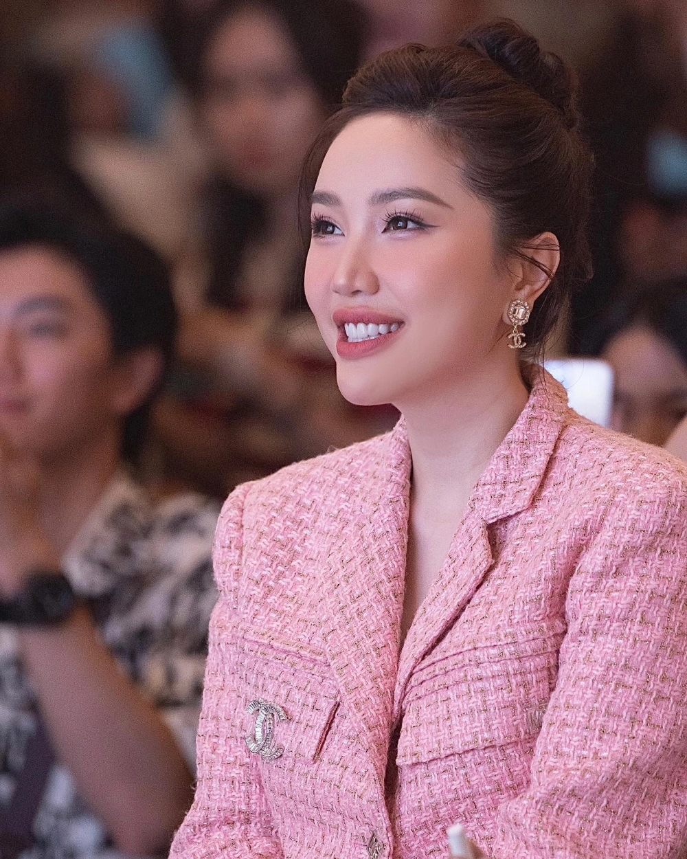 Ảnh mang cảm xúc từ lời bài hát Bảo Thy please tell me why