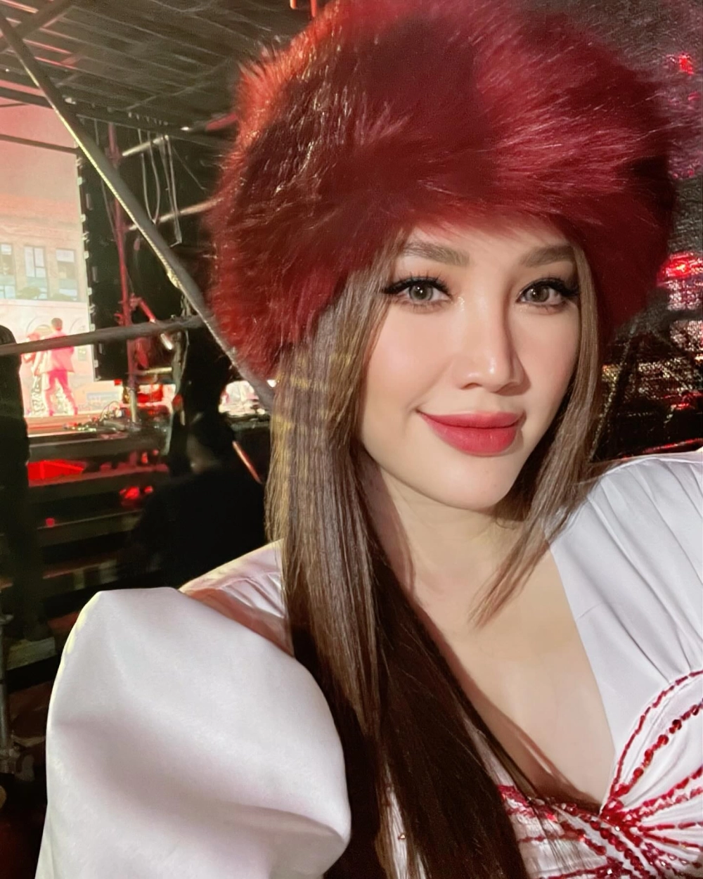 Ánh mắt buồn đầy chiều sâu từ MV xin lỗi anh Bảo Thy