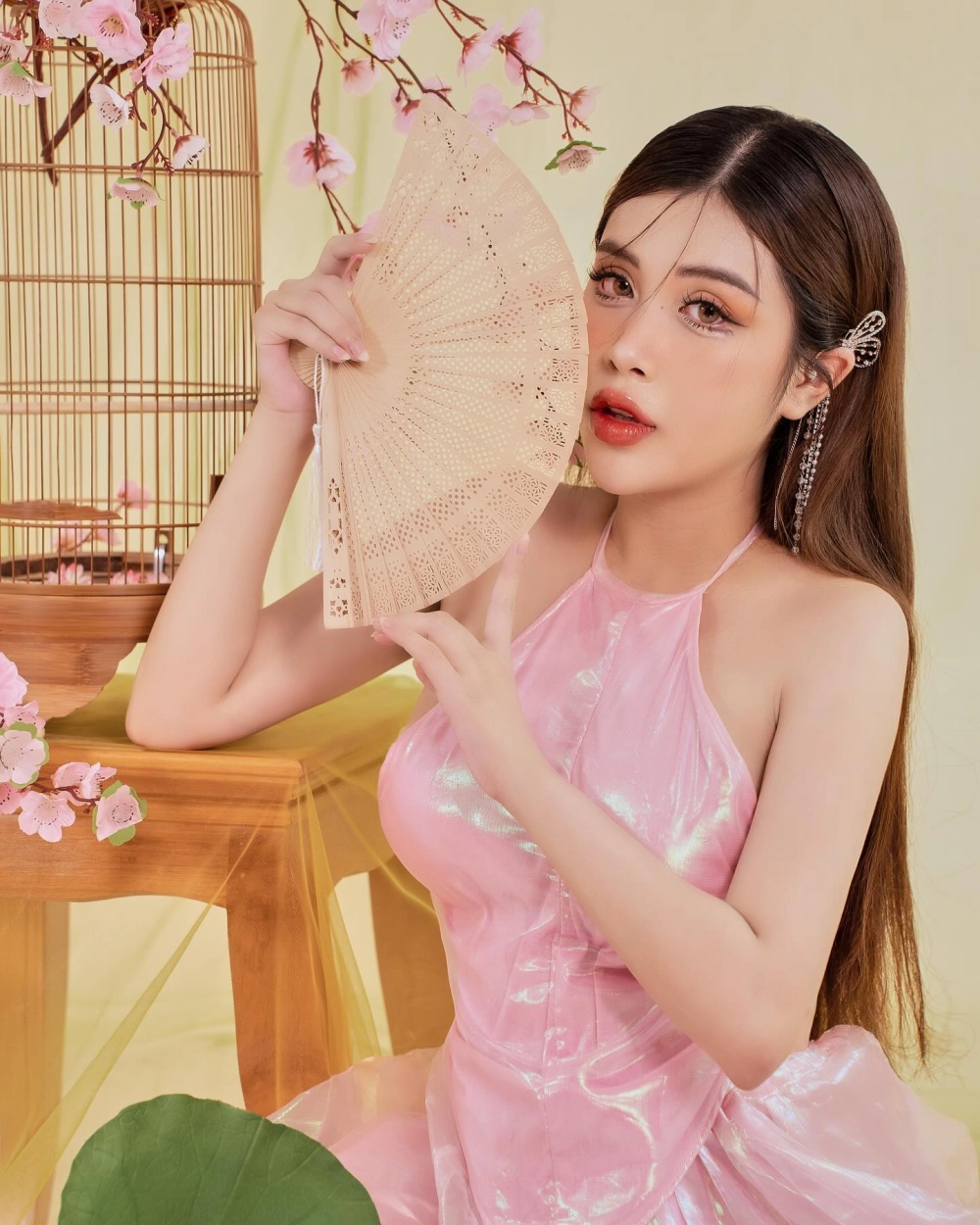 Hình ảnh nền hoa văn phù hợp khi nói về tên Bảo Trân trong tiếng Trung