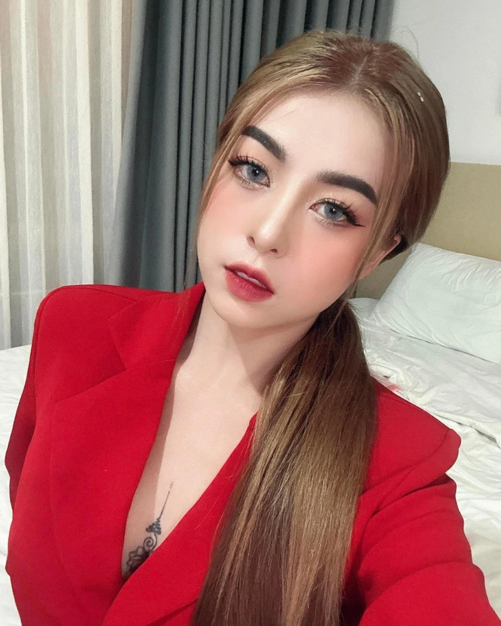 Hòa giọng trong bản nhạc bolero cùng Hana Cẩm Tiên karaoke