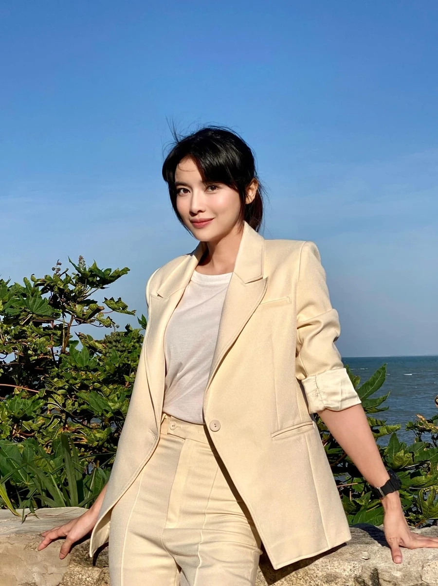 Ảnh hậu trường nóng bỏng từ cảnh hôn Cao Thái Hà