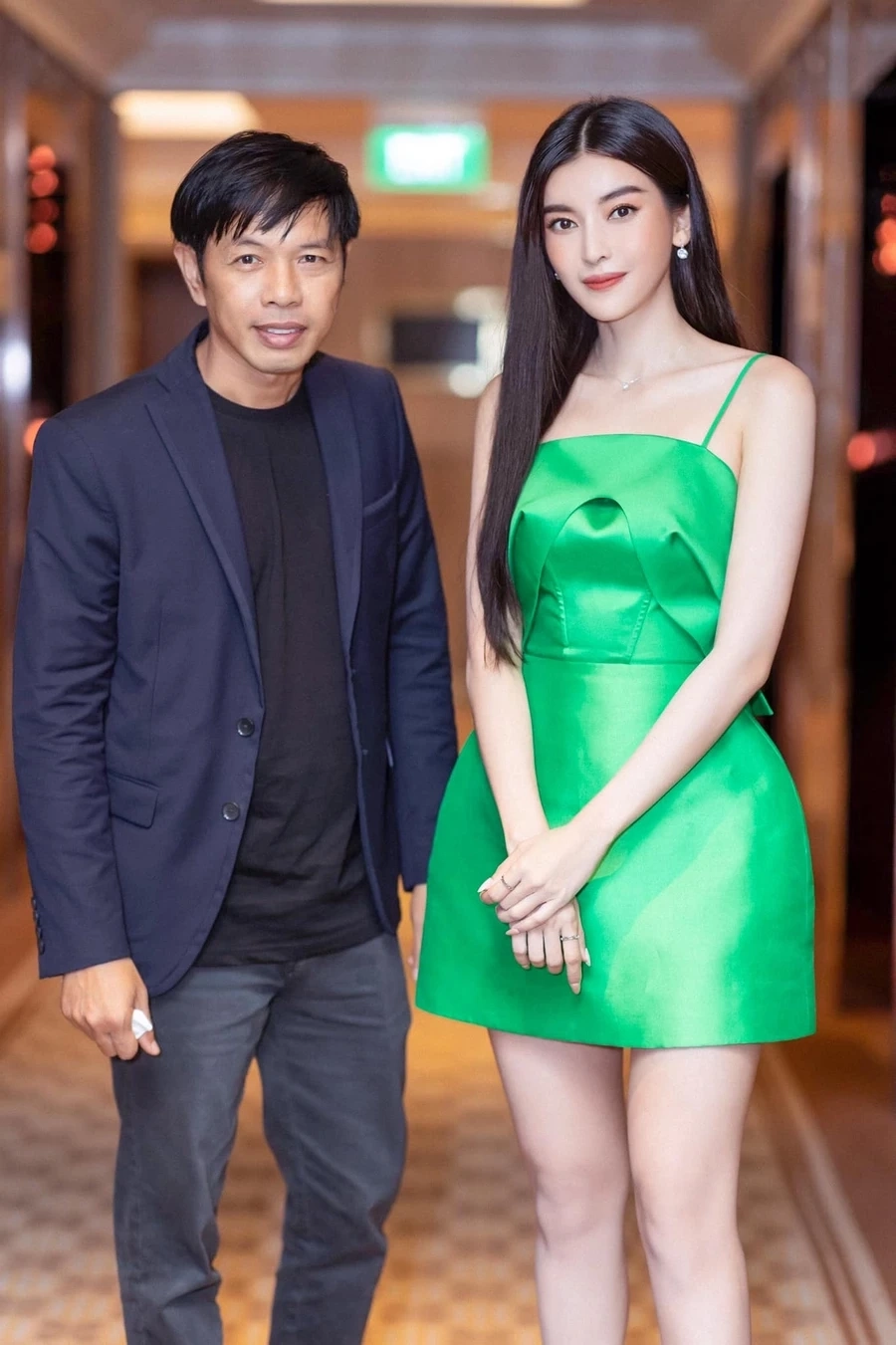 Ảnh full-body thể hiện chiều cao Cao Thái Hà