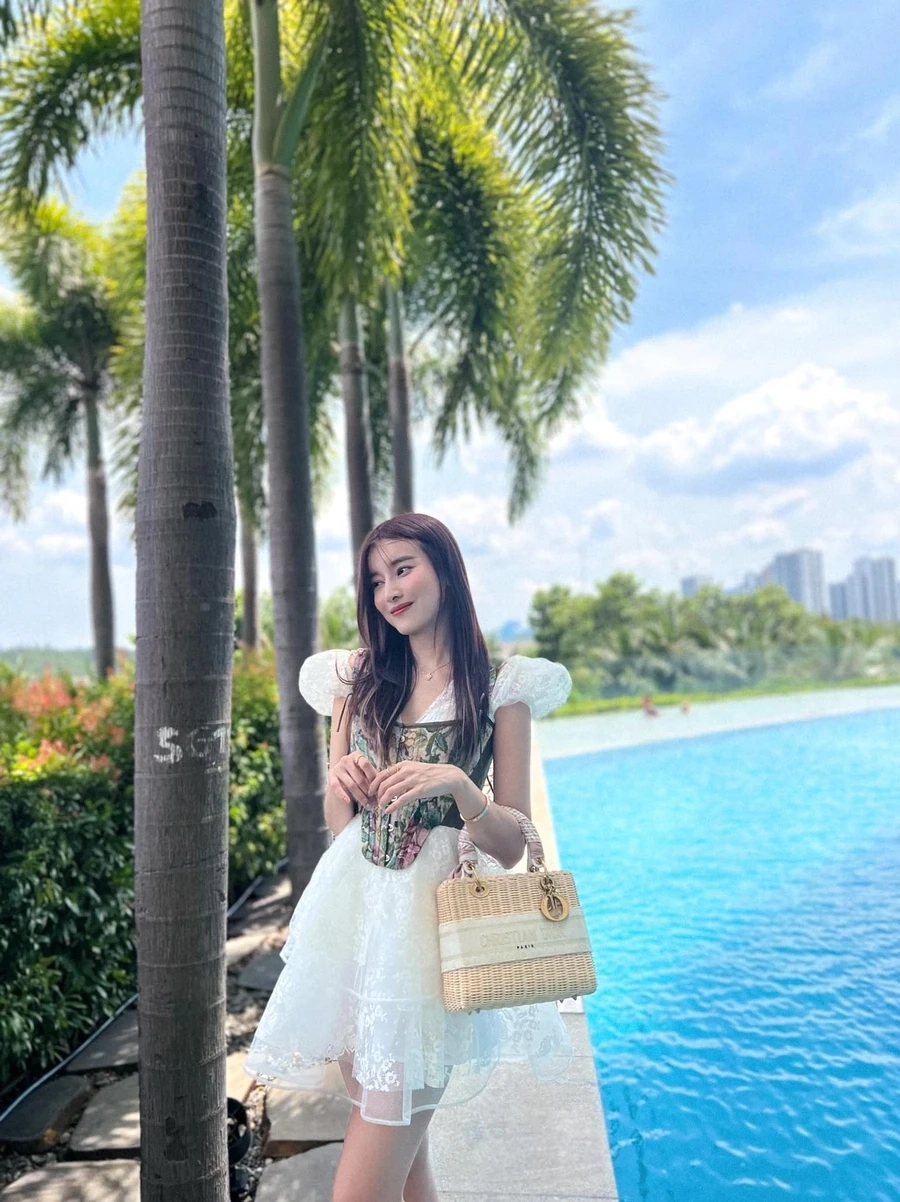 Phong thái chuyên nghiệp trong vai trò người mẫu Cao Thái Hà