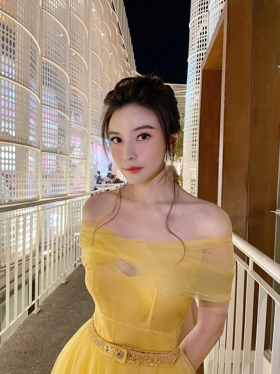 Ảnh lãng mạn từ cảnh Cao Thái Hà hôn trên màn ảnh