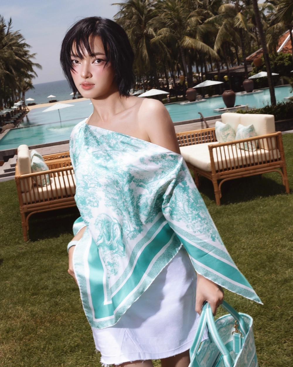 Visual tươi sáng trong ca khúc Good Day Châu Bùi