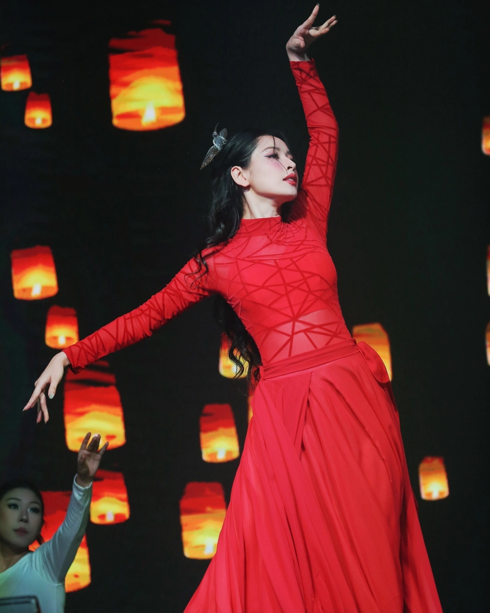 Visual hiện đại từ sản phẩm Chi Pu mới nhất