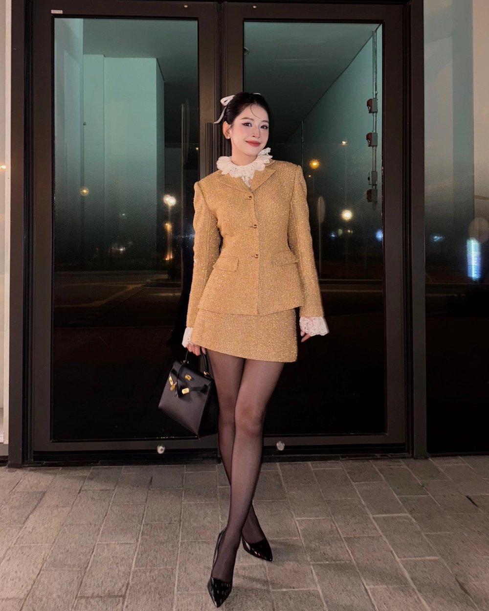 Visual nhẹ nhàng trong MV Talk To Me Chi Pu