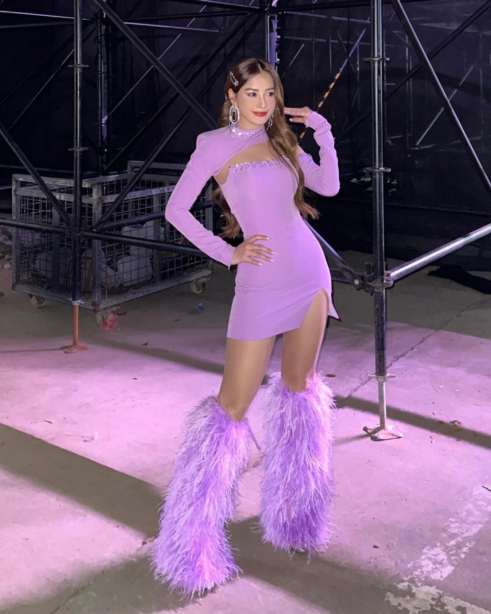 Góc cảm xúc đi kèm lời bài hát Chi Pu Anh Ơi Ở Lại