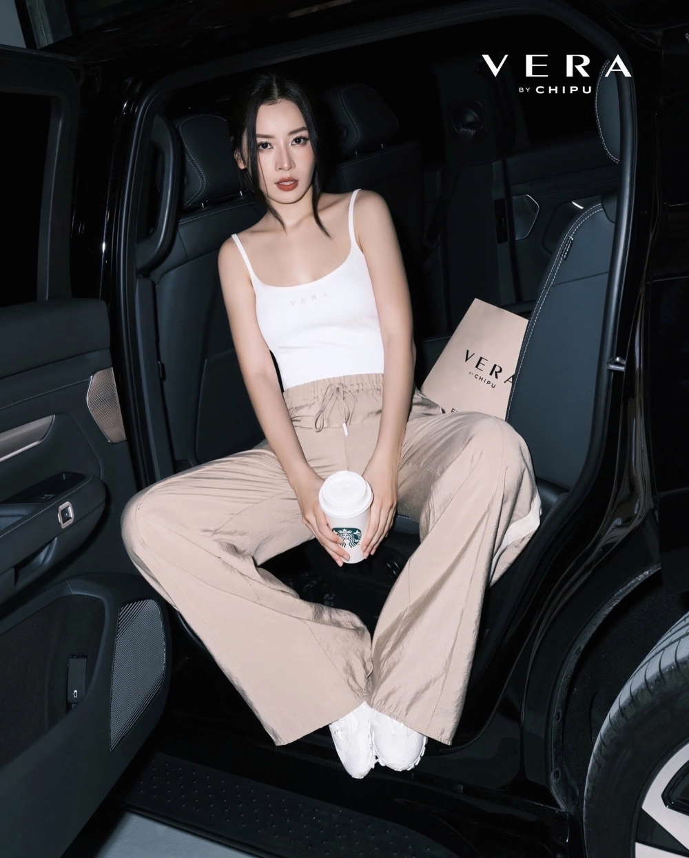 Visual bí ẩn trong MV SHH Chi Pu