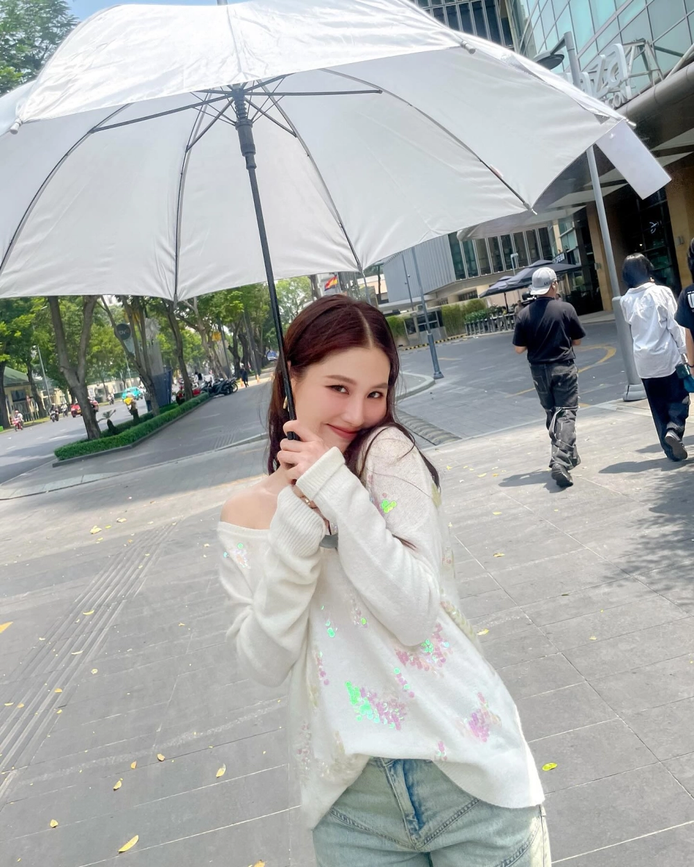 Khoảnh khắc hiếm hoi hé lộ hình ảnh khi Diễm My 9X mang bầu