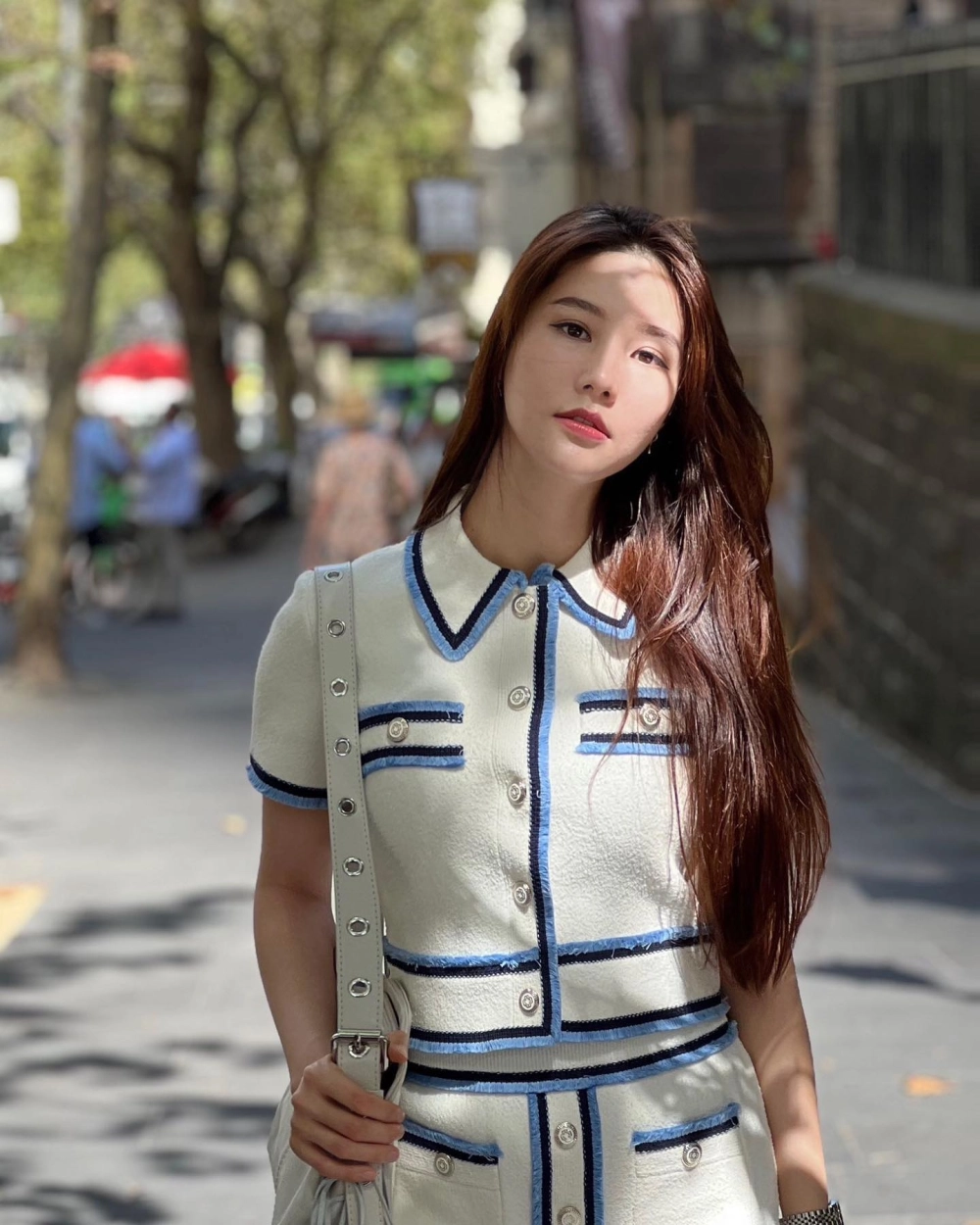 Poster tập nổi bật với sự xuất hiện của Diễm My - Gia đình là số 1