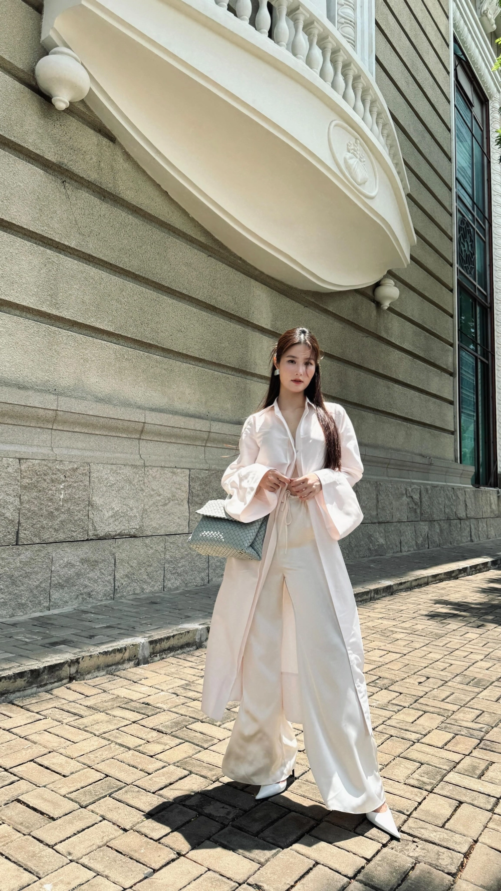 Bức ảnh nhẹ nhàng phục vụ nội dung Diễm My có nghĩa là gì